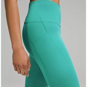 Lululemon Kelly Green leggings with pockets Size 0